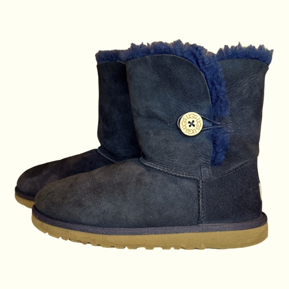UGG WOMEN'S BAILEY BUTTON Navy Blue Boots Women’s Size 5 - Picture 2 of 7
